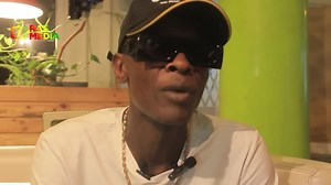 Chameleone ayogedde ensonga lwaki pallaso yetondede alien skin Asekeledde abayuuza banner za pallaso | Ras Media Tv