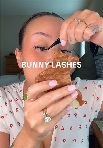 Achieve the Perfect Bunny Lash Look with Cluster Technique