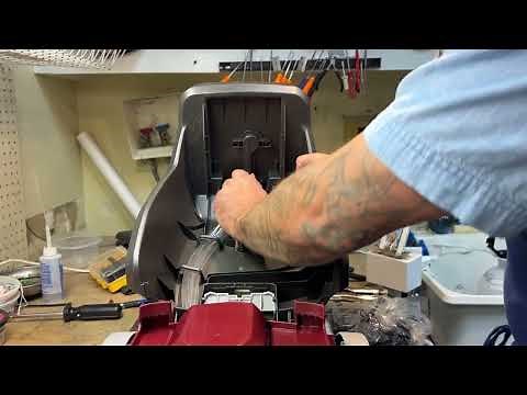 Replacing the Reservoir Assembly on a Hoover Shampooer