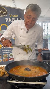 🍽️ Paella Valenciana façon Chef 🤩Un classique espagnol incontournable 🇪🇸, préparé avec du riz safrané doré 🌾, du poulet tendre 🍗 et du lapin savoureux 🐇.Le tout accompagné de légumes frais 🫛 et d’herbes parfumées 🌿, pour une explosion de saveurs méditerranéennes.Un vrai délice convivial à partager en famille ou entre amis ❤️ 📍 Kouba Garidi 1 📞 0558359581 (réservation & livraison) #PaellaValenciana#CuisineEspagnole#PaellaAlgerie#MediterraneanFood#SpanishFood | Safran paella