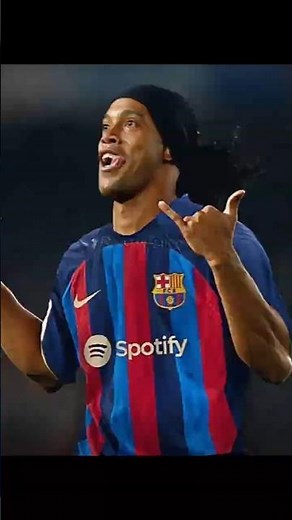 Ronaldinho at 45 years old STILL DRIBBLING EVERYONE like at his PRIME for BARCELONA LEGENDS 👑🤙🔥