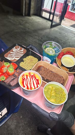 YORKSHIRE DESSERT CAR SERVICE 🧁🚗 #dessert #mycravings #dessertdrivethru #cookie #humblecrumble | The Burger Reviews