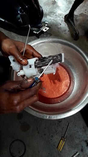 🔧 Changing Fuel Pump Filter on FZS V2 for Better Performance! #FZSV2 #FuelPumpFilter