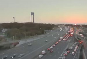 Update: Verrazzano-Narrows Bridge crash during Monday AM rush hour backs traffic up across entire Staten Island Expressway