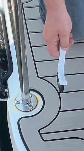 How to get rust off your boat