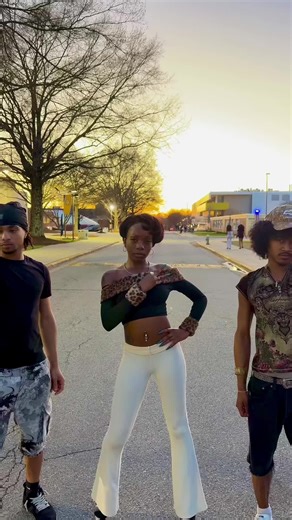 Verge Modeling Troupe Ft. The Things x Eclipse in action💎💎 @Aazon 🇱🇦🐲 @Jackson #vergemodelingtroupe #verge #ncat #modeling #hbcu