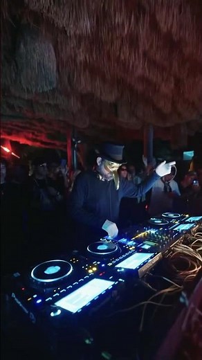 Black & Gold Club Mix, live from Tulum 🖤💛