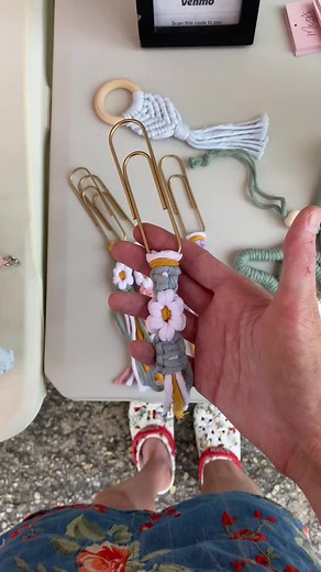 How to Make a Beautiful Macrame Bookmark Tutorial