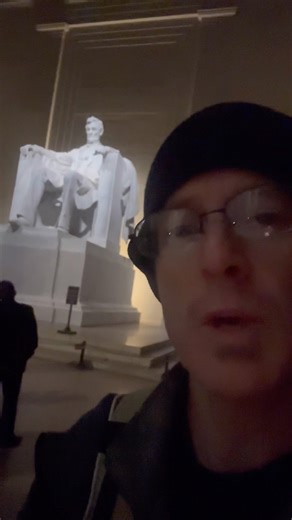 The Lincoln Memorial at Night Is Absolutely Stunning