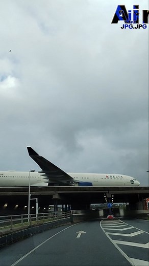 🇪🇺 Aviation Art ✈✈✈✈✈ AVGEEK AirJpg HQ ☆☆☆☆☆ See my daily posts for beautiful things on aviation and marine. 📷:@airjpg.jpg 👍 #avgeek #airport #canoneosr #飛行機 #planespotting #aviationdaily #amsterdamairport #schiphol #aviationphotography #airplane #aviationlovers #aviationphoto #instaaviation #羽田空港 . 🇪🇺 . Feel free to repost my photos or footage only after my approval and only if you follow me, repost it ONLY here on Instagram, not on TikTok, Youtube, Twitter, etc. Always mention me, clicka