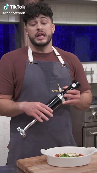 @thegoldenbalance has the tips for using one of his favorite tools: an immersion blender 💯 #chopped