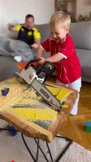 War das ein Designer Tisch? #bvb #baby #vater #bayner #fcbayern