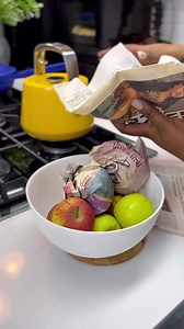 Besties, how do you store your Apples for a longer term? I have done many research before sharing this and this is still a valid method. The goal is to not have the apples touch each other. Will you try this? 🥰 If you wrap in papers like this, you mostly don’t even have to store in the refrigerator but you can if you have constant electricity. Just make sure they are stored in the dry part of the fridge. Hope you find this helpful? 🥰🥰 #storagetips #applestorage #foodstorage | Diaryofakitchenl