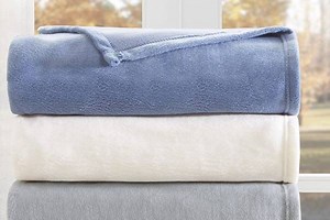 Can You Bleach Fleece? (How To Bleach Polyester Fleece)