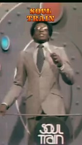 Soul Train Saturday-Soul Train Dancers There was also the popular “Soul Train Line” (a variant of the 1950s fad then known as The Stroll), in which all the dancers form two lines with a space in the middle for dancers to strut down and dance in consecutive order. Originally, this consisted of a couple—with men on one side and women on the other. In later years, men and women had their own individual lineups. Sometimes, new dance styles or moves were featured or introduced by particular dancers. 