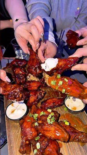 $1 Wing Wednesday at Grails Wynwood 🔥 Miami’s Best Wing Deal