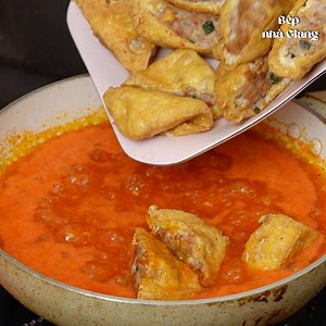 Cách Làm Đậu Hũ Nhồi Thịt Sốt Cà – Đậm Đà Thơm Ngon, Ăn Với Cơm Nóng Là Hết Sảy #monngon #monngonmoingay #bepnhagiang #dauhunhoithit #dauhunhoithitsotca © Bản quyền của video này thuộc về Origin Media SJC © The copyright of this video belongs to Origin Media | Bếp Nhà Giang
