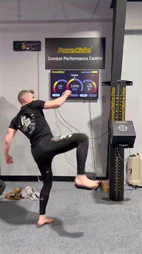 Nothing like a perfectly placed ❓kick to the dome! 🦵🏼😵‍💫