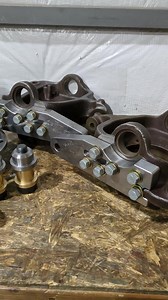 Super 14 builder kit 💪🏻 Everything you need to build your own custom 14 bolt axle ✅knuckles ✅billet keyed high steer arms ✅ball joint eliminators ✅new lower moog ball joints ✅new unit bearings ✅inner Cs￼ precision bored | Busted Knuckle Off Road