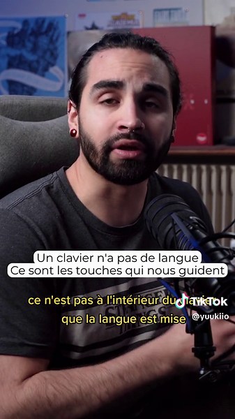 Je vous explique un peu comment fonctionne la langue sur les claviers ⌨️😁#jeuvideo #claviercustom #clavier #gamer #gaming #pctips #astucepc #windows #windowstips #azerty #qwerty #setup #tuto