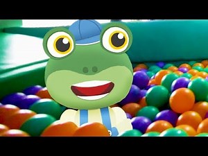 Gecko and The Play Bus - Gecko's Real Vehicles | Learning Colors | Buses and Trucks For Kids