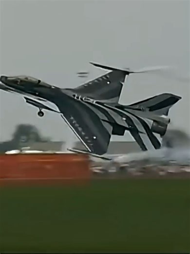 Amazing F‑16 Take Off — Raw Jet Power Full aviation history & rare airshow footage → https://www.youtube.com/@AirshowWorld?sub_confirmation=1 #Mildenhall #MildenhallAirFete #F16 #F16Takeoff #FighterJet #USAF
