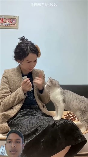 sign language expert to the Billi