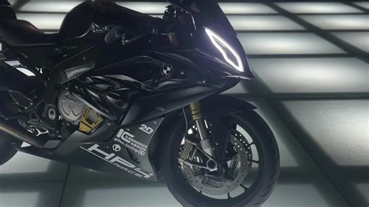 Exploring the BMW S1000RR and HP4 Life