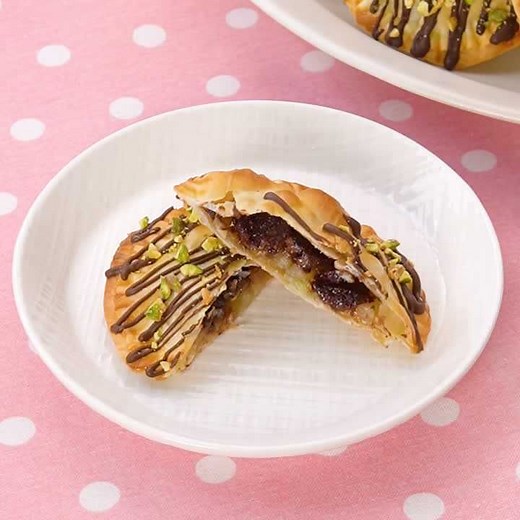 餃子の皮で作る！ お手軽チョコバナナパイのレシピ動画・作り方 | デリッシュキッチン