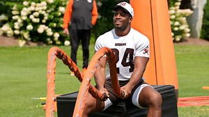 Cleveland Browns RB Nick Chubb does post-practice sprints as he continues rapid recovery from gruesome knee injury