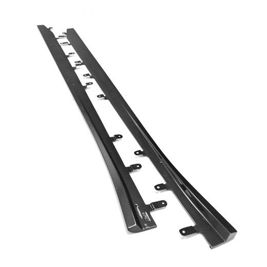 Bas de caisse plats en fibre de carbone préimprégnée BMW G87 M2 TR87 par TREVORA (2023 )