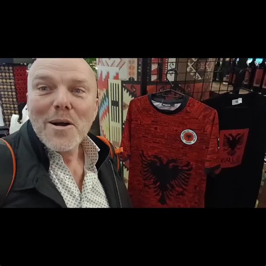 Maison JOUVE Le Bar à Vin on Instagram: "Le programme en direct de Tirana en Albanie ▶️ Mardi 25/11 Concert de Norman en concert. Notre excellent bluesman et ses 3 guitares 🎸 🎸 🎸 ▶️ Mercredi 26/11 19h Bertrand le magicien hypnotiseur et mentaliste et concert d'Hélène Hochart au cor Nicolas Jaillet au chant/guitare ▶️ Jeudi 27/11 Charline en concert. Une très belle voix et autres guest. ▶️ vendredi 28/11 Concert de We Want Moore. Tribute to Gary Moore ▶️ Samedi 29/11 concert de Melting Pot : d