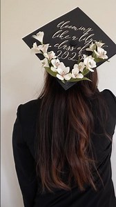 Paper lilies flowers DIY graduation cap 🎓 #papercrafts #paperflower #graduationcap