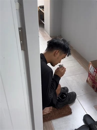 Foot deo spray bisa jadi solusi buat kakinya yang suka bau karena keringetan #footdeospray #baukaki #footdeodorant #penghilangbaukaki #bausepatu