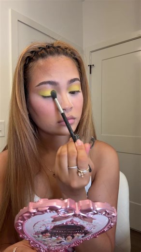 Bright and Fresh Makeup Tutorial with Fenty and More