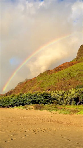 Kalalau Beach: A Slice of Hawaiian Paradise