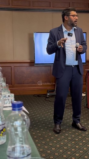 This is what salespeople actually do😳‼️ #sales #salesman #emotional #selling #training #coaching #inspiration #motivation ##uae##dubai##abudhabi##qatar##kuwait##bahrain##oman##saudiarabia##trending##trendingreels##viralvideos##viral##training##coaching##2024riyashakkim