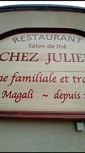 Encore un exploit de Boris et Michael, l’enseigne est posée et l’ouverture du restaurant est prévue pour le 2 août, n’hésitez pas à vous rendre sur place pour réserver. | Julien Cohen