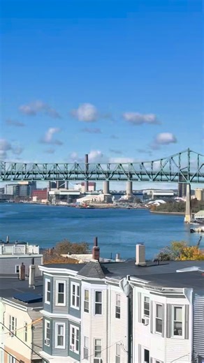 Benjamin Smith | 🙌🏼 BEST NEW EAST BOSTON CONSTRUCTION I'VE SEEN IN A LONG TIME 🧱👷🏼 ON BACK OF EAGLE HILL w/ WATER VIEWS ⛰️🌊 [listing courtesy of... | Instagram