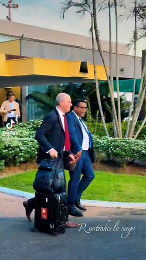 Arrivée du Président 🇫🇷 Emmanuel Macron au Gabon 🇬🇦 | L'élection Présidentielle au Gabon