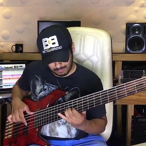 Yea..I like this 👌🏾👌🏾🤟🏾Great playing man Reposting @tiagomarques_pro: | Daric's Bass Lessons