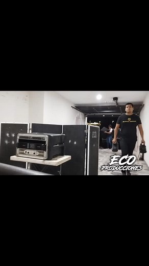 una noche con DJ OMAR