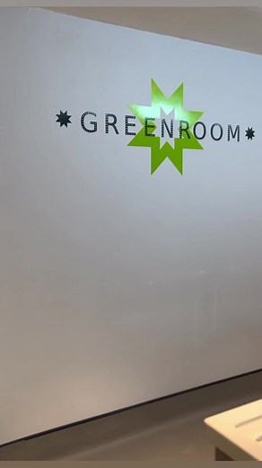 Pinch punch, a new place for lunch (and breakfast & dinner!) 😋 In the theatre, movies and TV they use the expression: The Green Room “a room in which performers can relax when they are not performing”. Like the movie stars, our team now have a place to relax and enjoy a bite to eat when not ‘on stage’ in our roles. Introducing… The GreenRoom 🙌 As you can tell by the teams reactions… The £1M investment is very well received! 🙌😱 Find out more: https://www.ruddingpark.co.uk/careers/ | Rudding P
