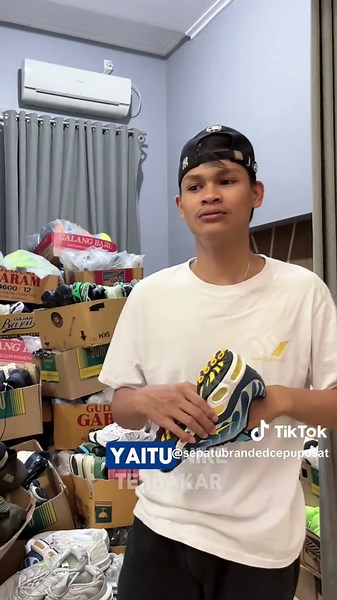 Ready Nike TN lagi nih! 🔥 Varian type & warna super lengkap — dari yang kalem sampai yang nge-jreng siap nyita perhatian! Langsung merapat, pilih style-mu, dan jadikan langkahmu makin stand out! ✨ #NikeTN #AirMaxPlus #SepatuBranded #SneakersUpdate #ReadyStock