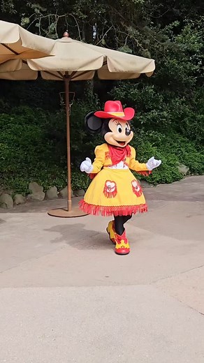Minnie 🥰 | Café Mickey