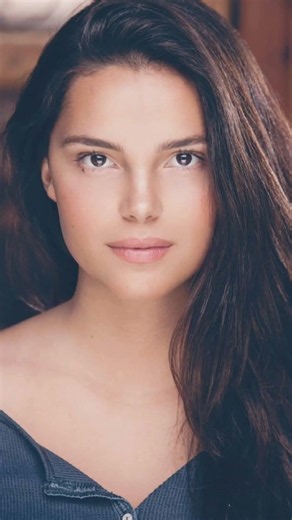 Obsession Star Inde Navarrette in Reel & Real Life ✨