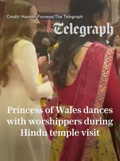 👑 The Princess of Wales danced with worshippers during a visit to a Hindu temple. She was welcomed with dancing, honking horns and crowds jostling to shake her hand as she visited family businesses and Leicester’s Golden Mile. Find out more through the linked article #PrincessOfWales #royals #RoyalFamily