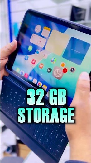 iPad 8th Gen Review | iOS 16 | 32GB Storage | Keyboard Included