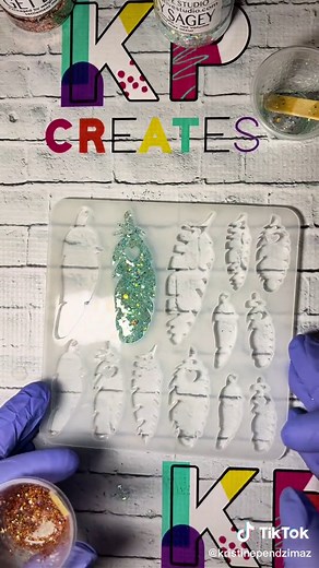 UV Resin Mold Keychain Tutorial
