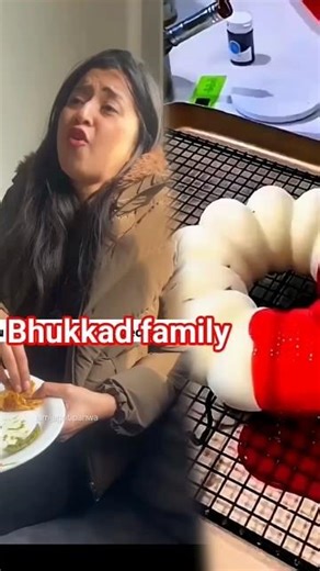 Bhukkad family 🤤#shorts #food#shortsfeed #studentlife #classroomlife #comedy #school #jagritipahwa